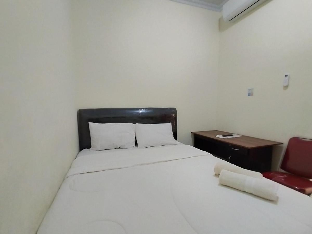 Homestay Danesti Syariah Near Bandara Sultan Hasanuddin Макасар Екстериор снимка