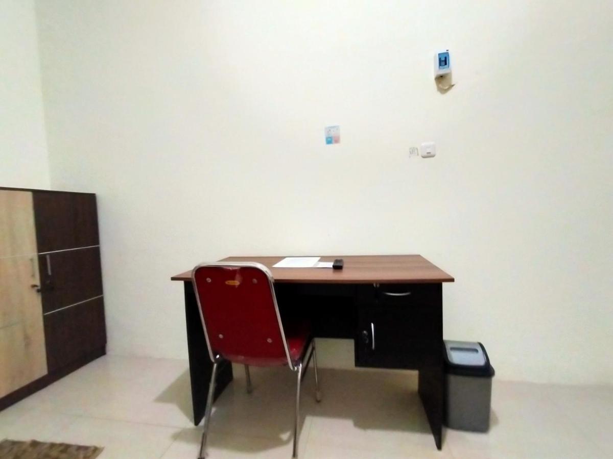 Homestay Danesti Syariah Near Bandara Sultan Hasanuddin Макасар Екстериор снимка