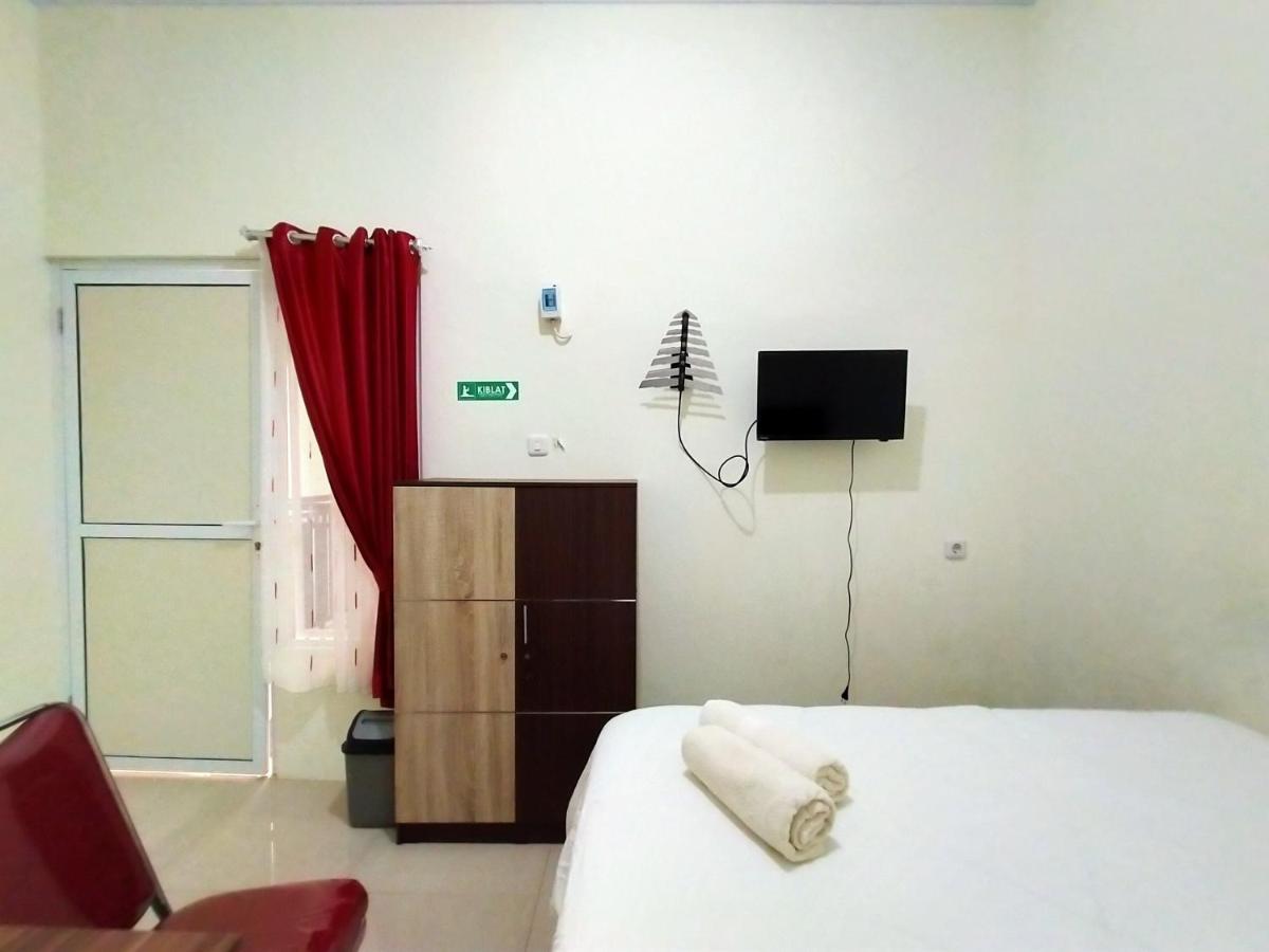 Homestay Danesti Syariah Near Bandara Sultan Hasanuddin Макасар Екстериор снимка