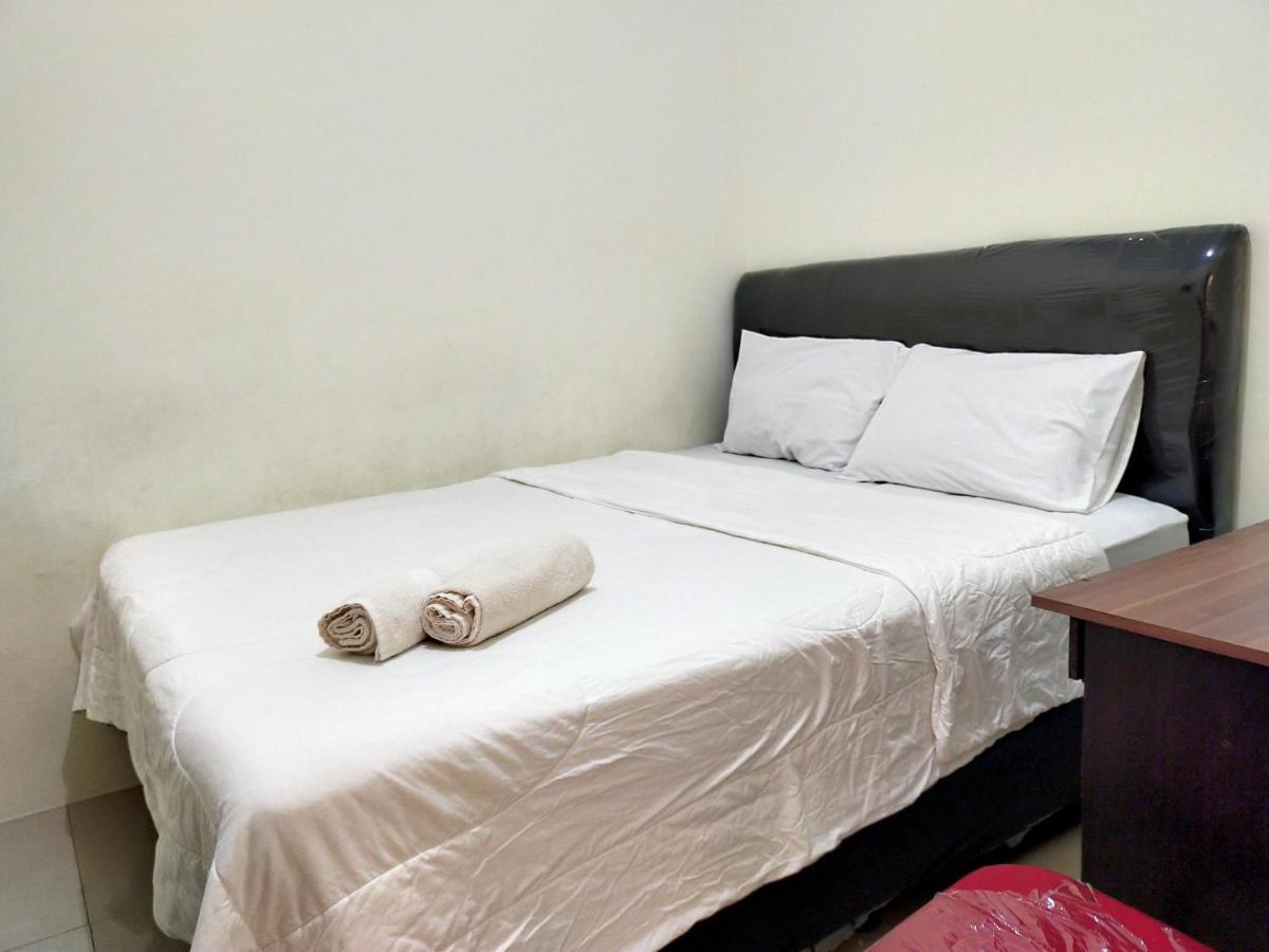 Homestay Danesti Syariah Near Bandara Sultan Hasanuddin Макасар Екстериор снимка