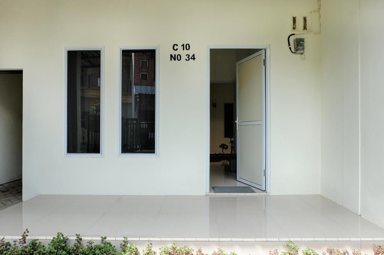 Homestay Danesti Syariah Near Bandara Sultan Hasanuddin Макасар Екстериор снимка