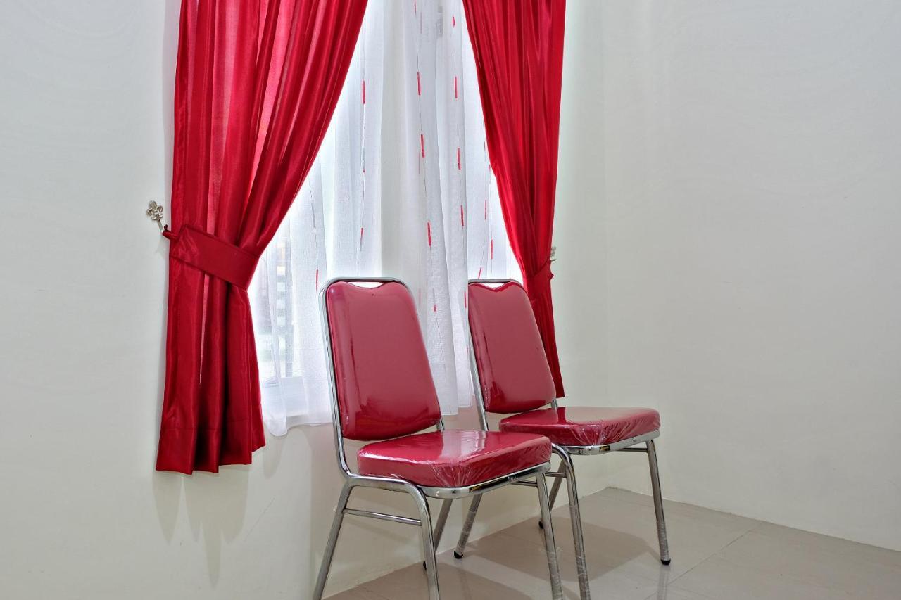 Homestay Danesti Syariah Near Bandara Sultan Hasanuddin Макасар Екстериор снимка
