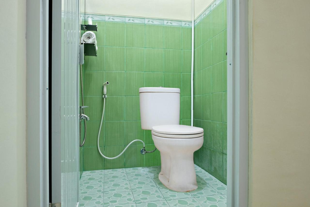 Homestay Danesti Syariah Near Bandara Sultan Hasanuddin Макасар Екстериор снимка
